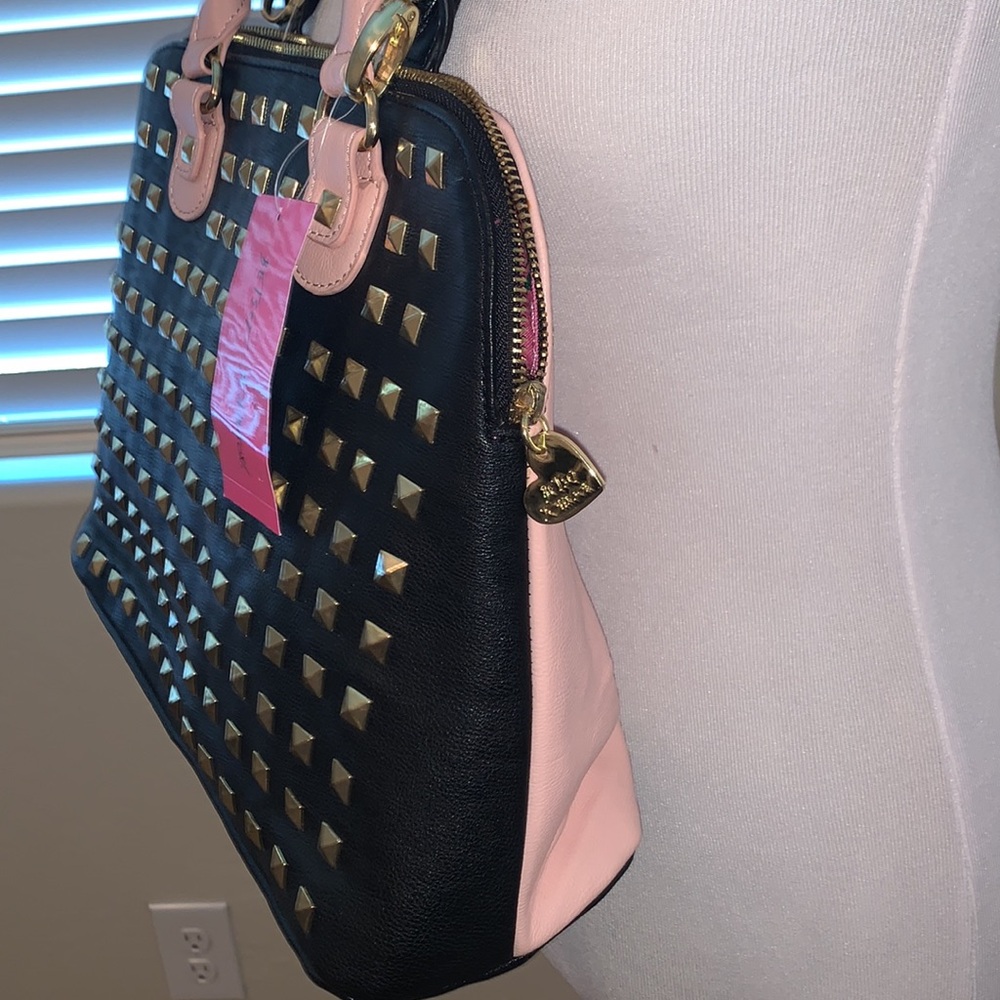 BETSEY JOHNSON BRAND NEW WITH TAGS GORGEOUS SHOULDER HAND BAG - Picture 2 of 10